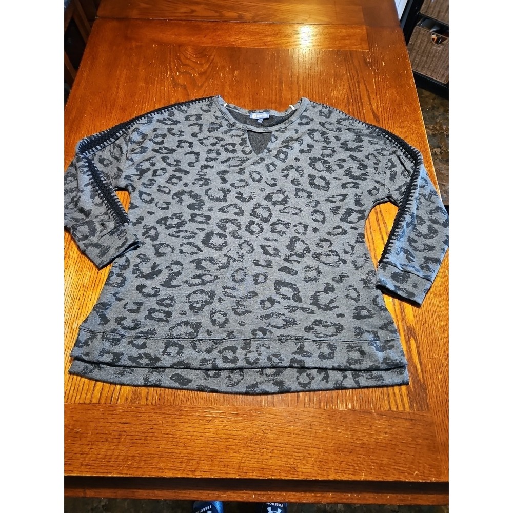 Democracy Sweater Women Small Gray/Black Cheetah Print Crochet Arm Detail (A891)